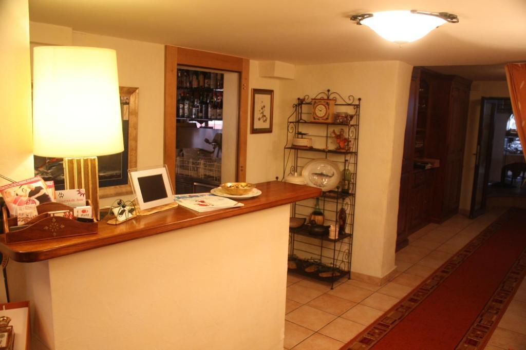 Auberge Communale Bogis Bossey Bagian luar foto